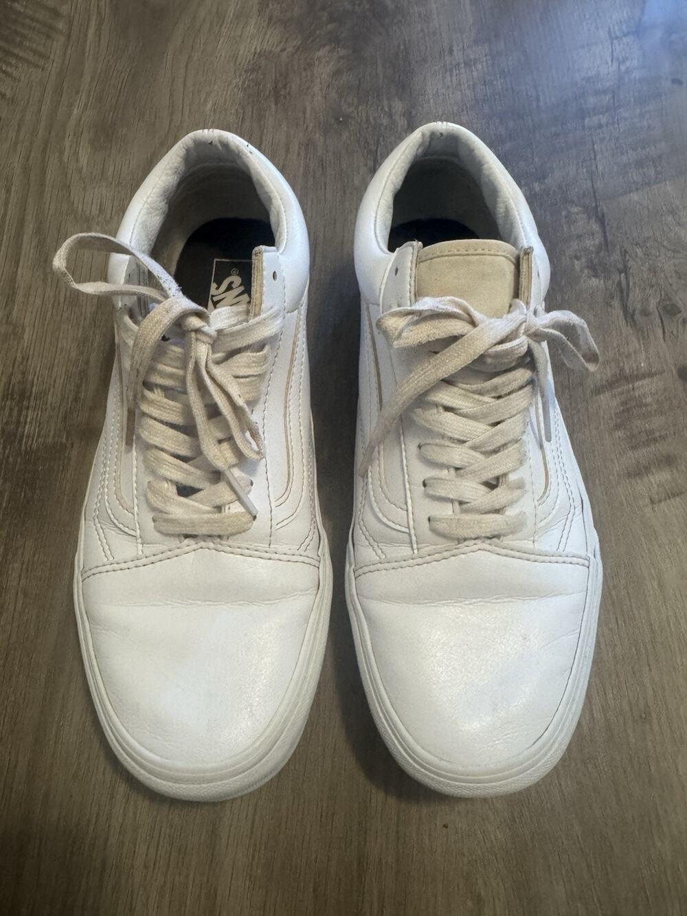 Vans Old Skool Classic White Leather Men’s 9.5 Women’s 11 Low Top Sneakers